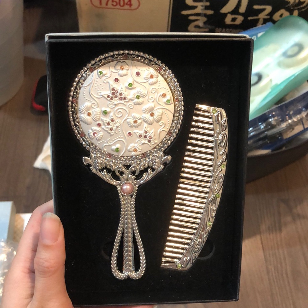 Mirror and Comb set